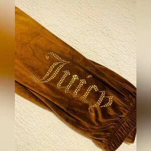 NWT YOUTH JUICY COUTURE BISON JOGGERS